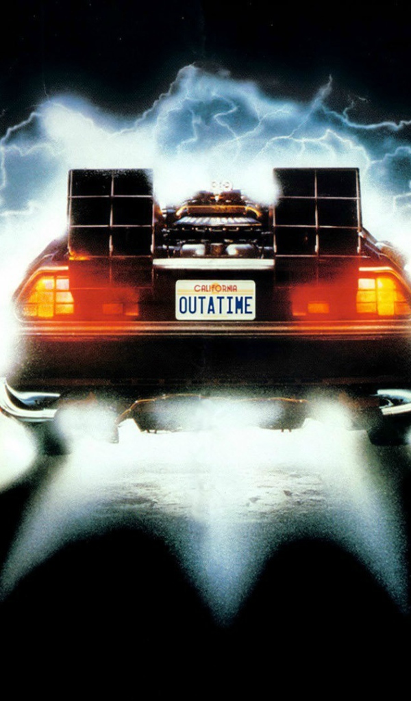 Огненный след от автомобиля DeLorean