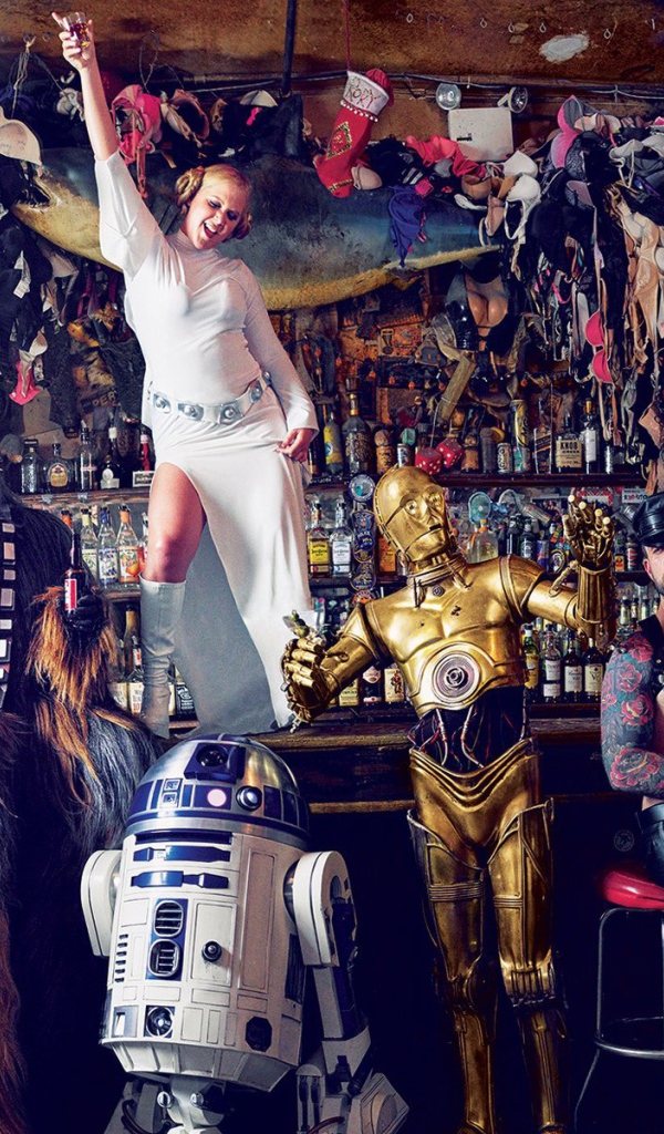 Герои культовых фильмов сидят в баре