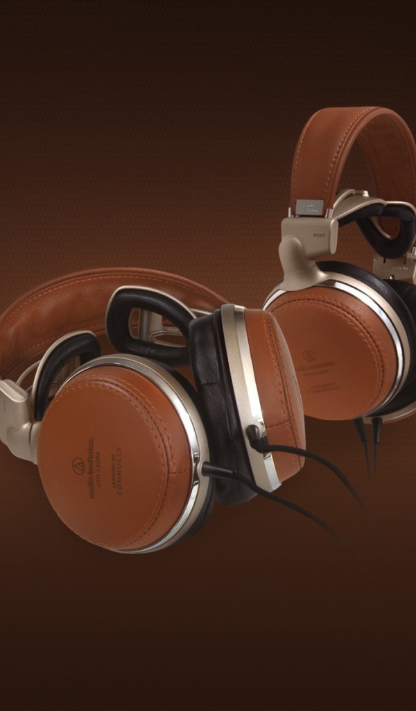 Коричневые наушники audio-technica