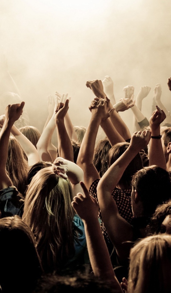 Танцы на дискотеке