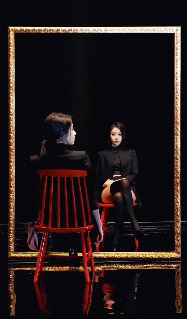 Джион у зеркала, группа T-ara