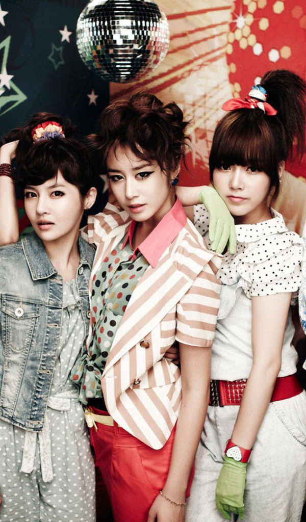 Девушки из T-ara в клипе