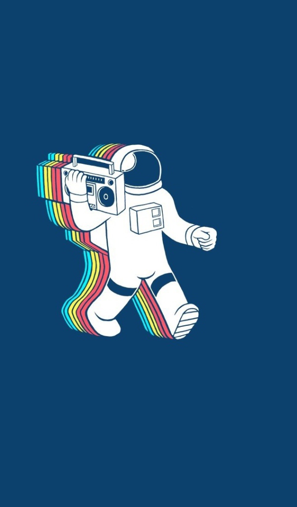 Магнитофон на плече космонавта