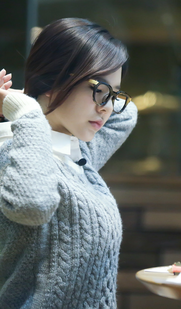 Певица у микрофона, Girls’ Generation