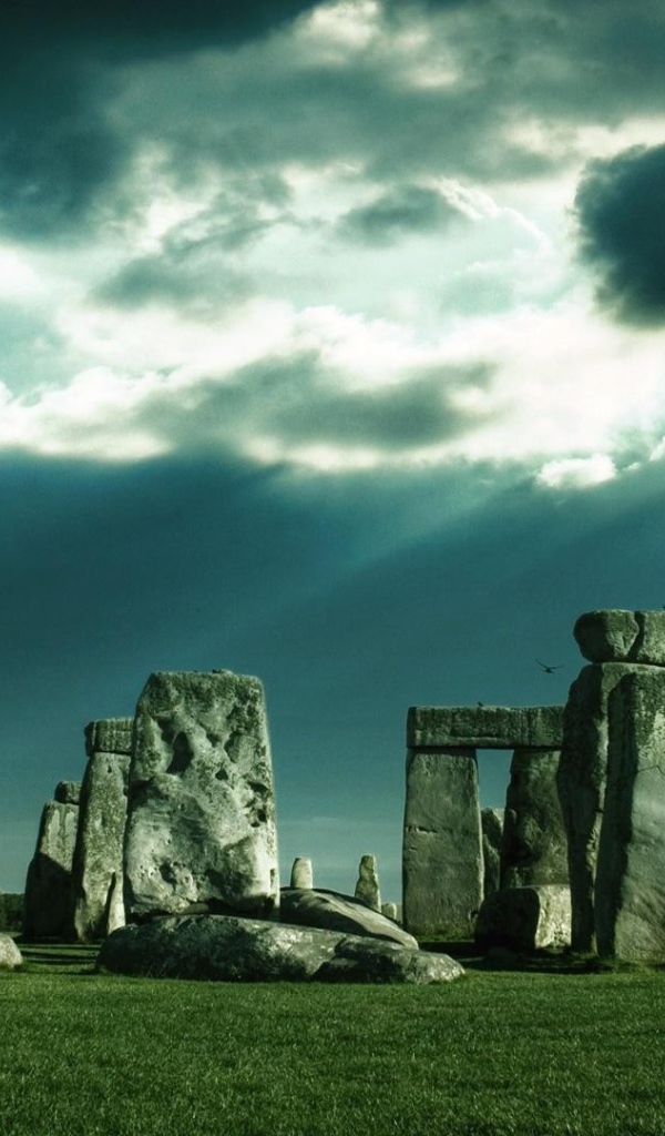 Облака над Стоунхенджем