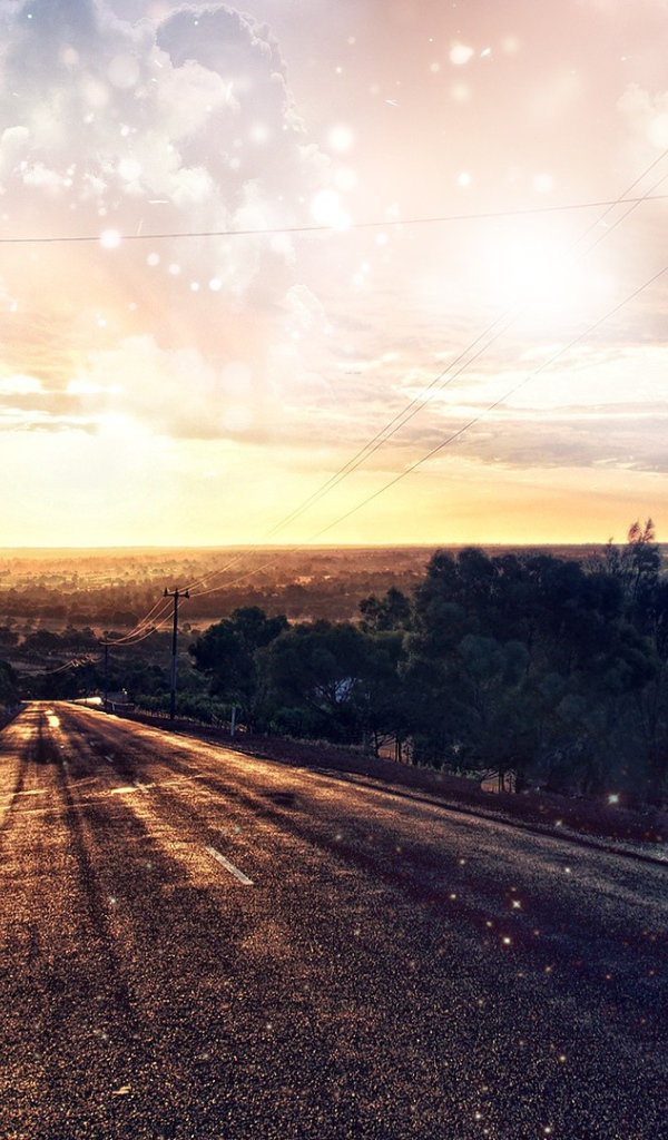 Пустынная асфальтовая дорога