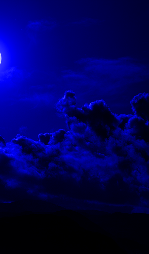 Луна в синем небе