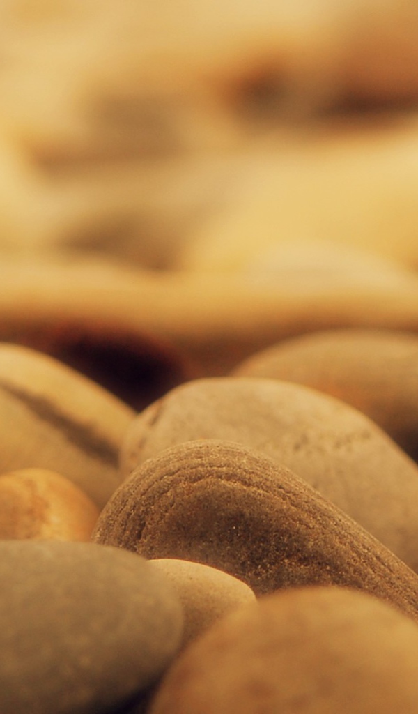 Гладкие коричневые камни