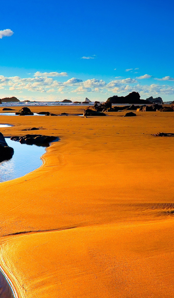 Оранжевый песок