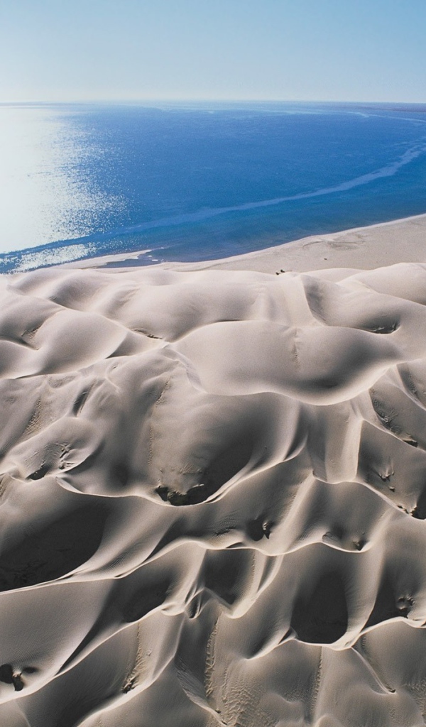 Необычные образования из белого песка