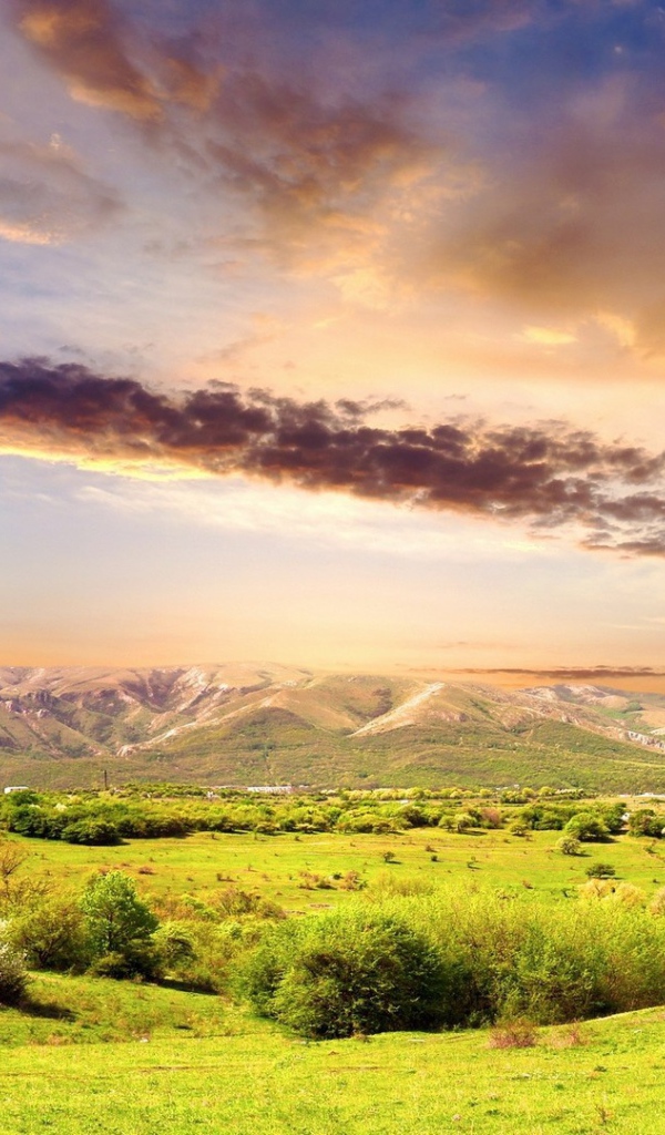 Фантастические облака над плоскогорьем