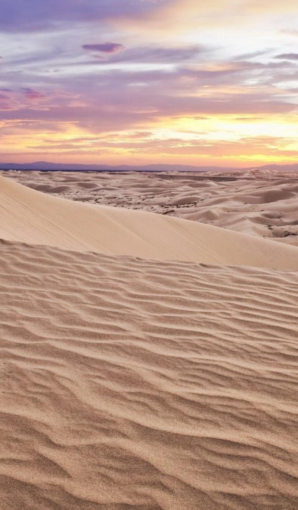 Бежевый песок в пустыне