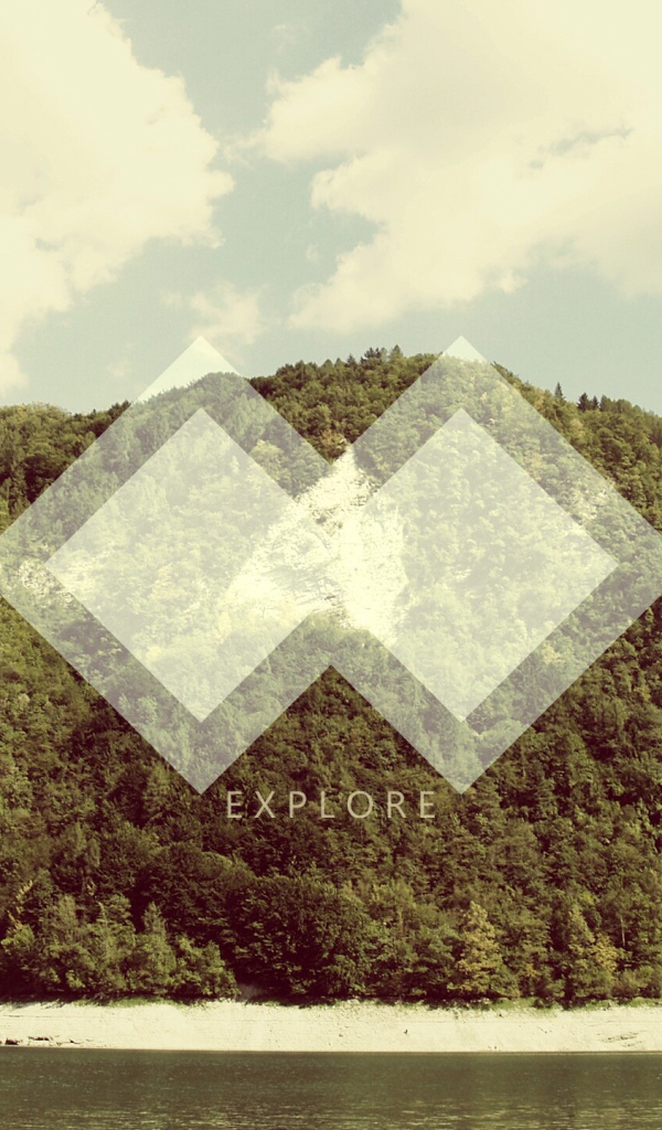 Ромбы на фоне горы