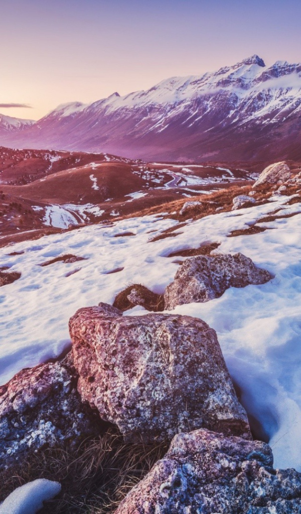 Свежий снег в горах