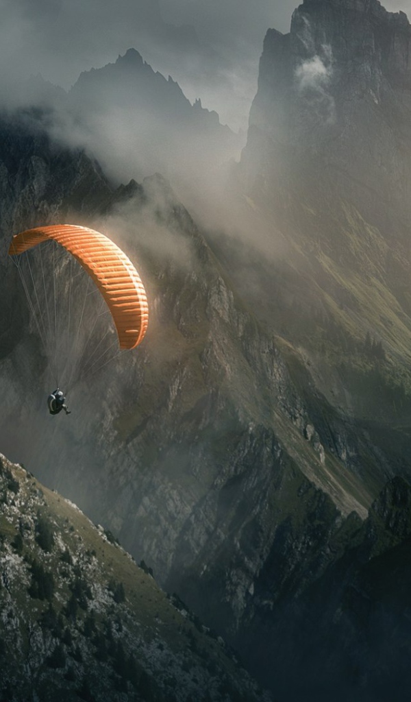 Парашютисты в горах