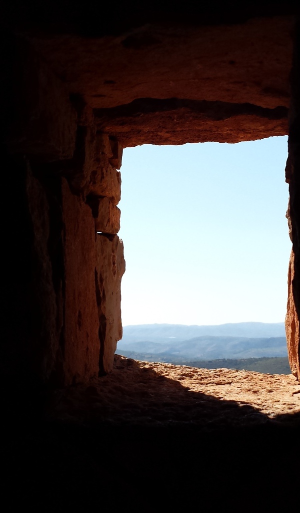 Квадратный выход из пещеры