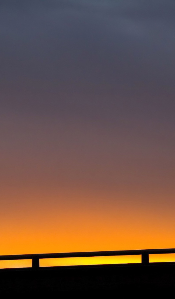 Фонарь в на рассвете