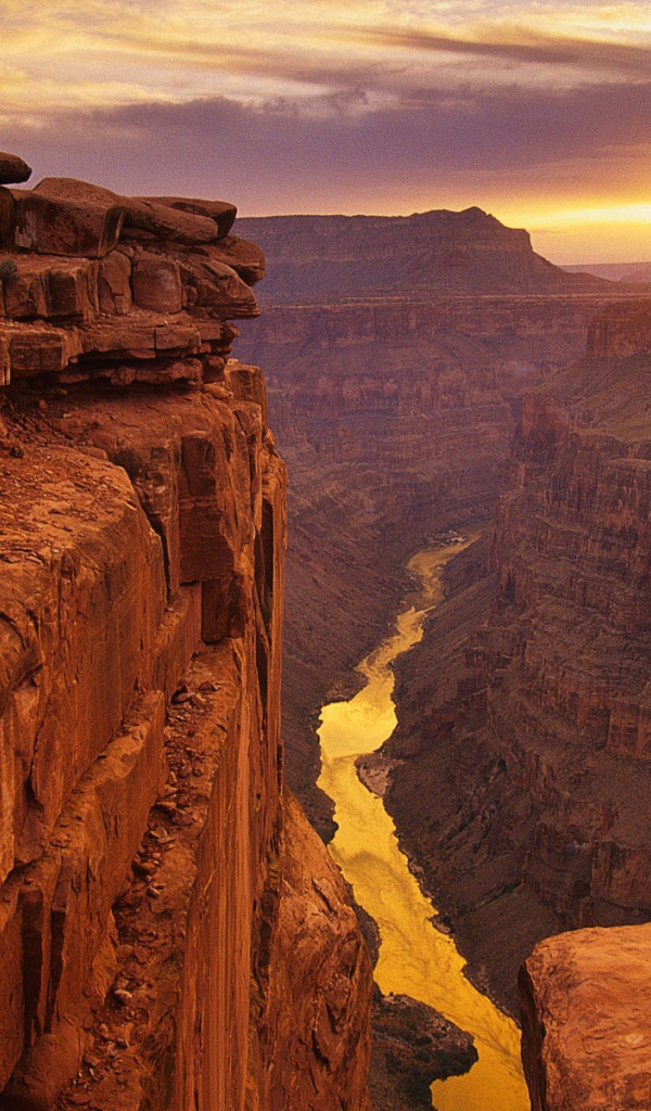 Речка среди мертвых скал