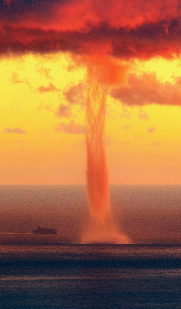 Торнадо в море