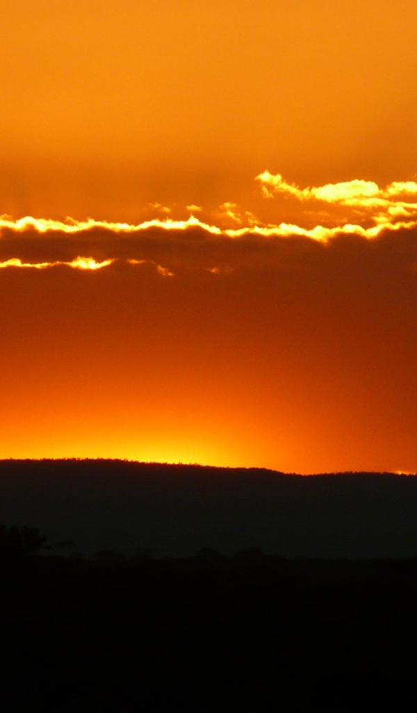 Горящие облака во время заката