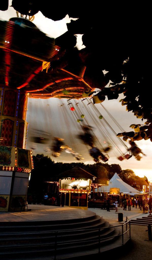 Карусели на закате