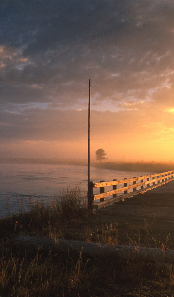 Деревянный Мост на закате
