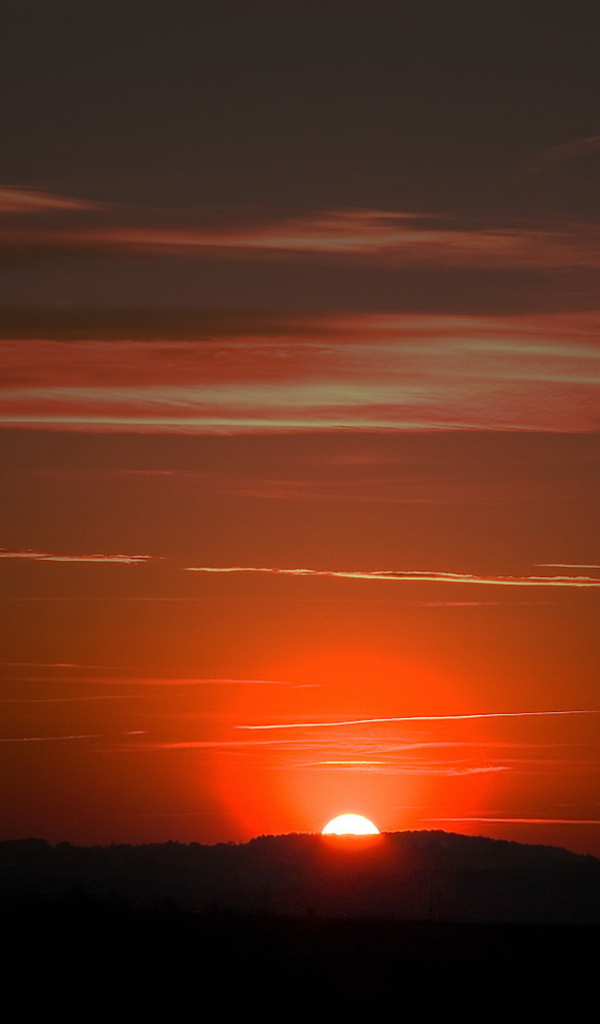 Ореол вокруг солнца на закате