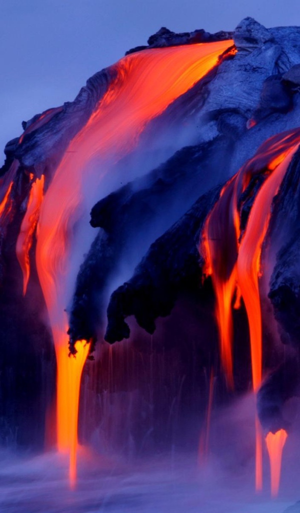 Потоки раскаленной лавы
