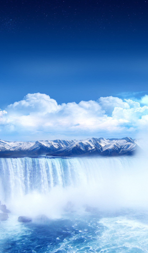 Падения метеорита над водопадом