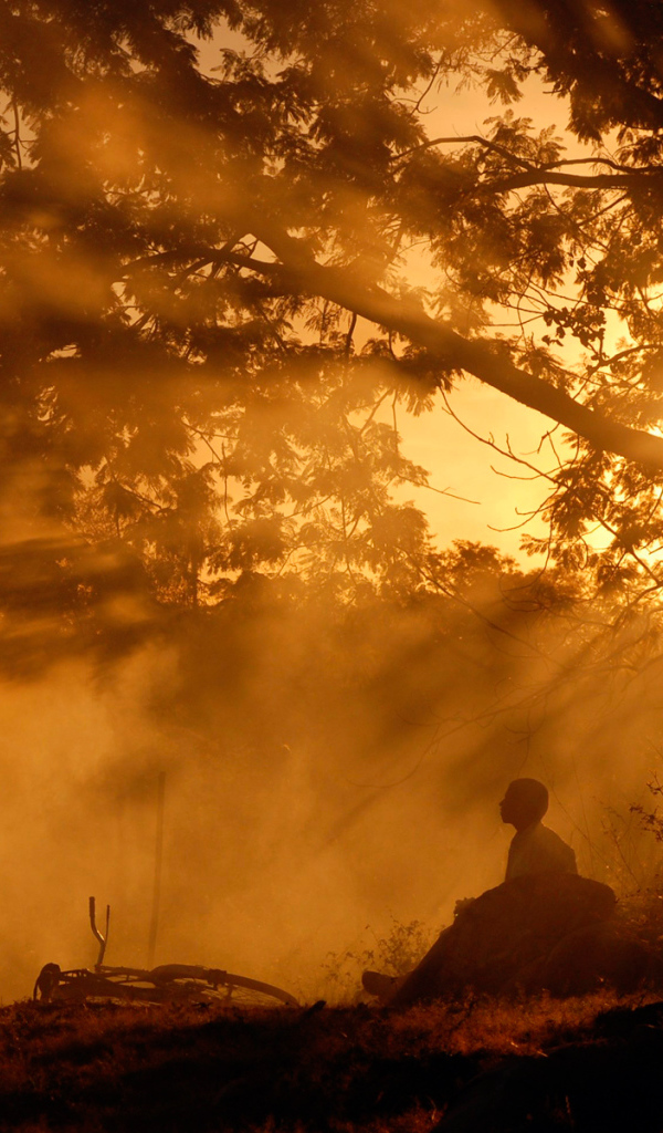 Человек с велосипедом