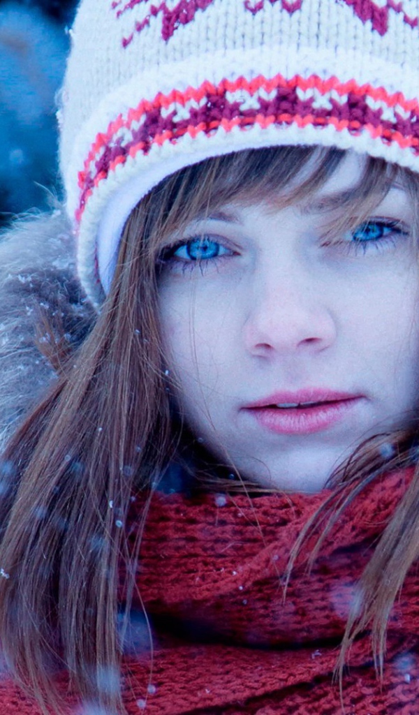 Голубоглазая девочка подросток