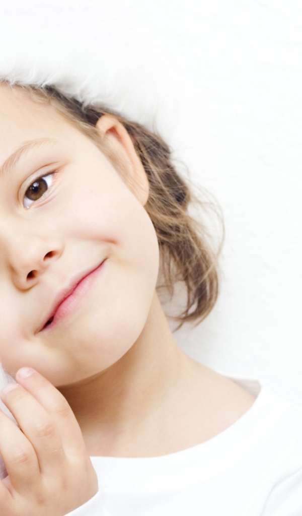 Девочка в шапке Санты