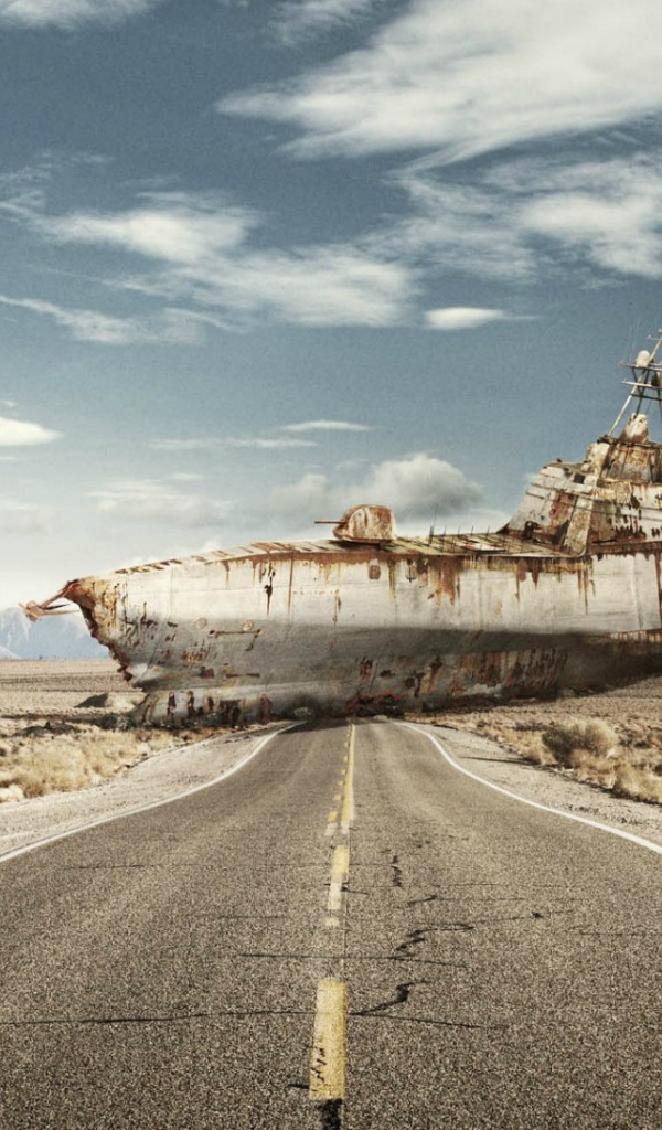 Подводная лодка в пустыне