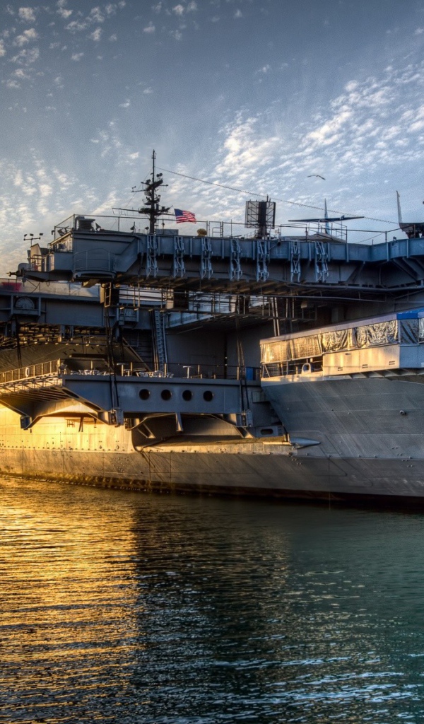 Борт американского авианосца