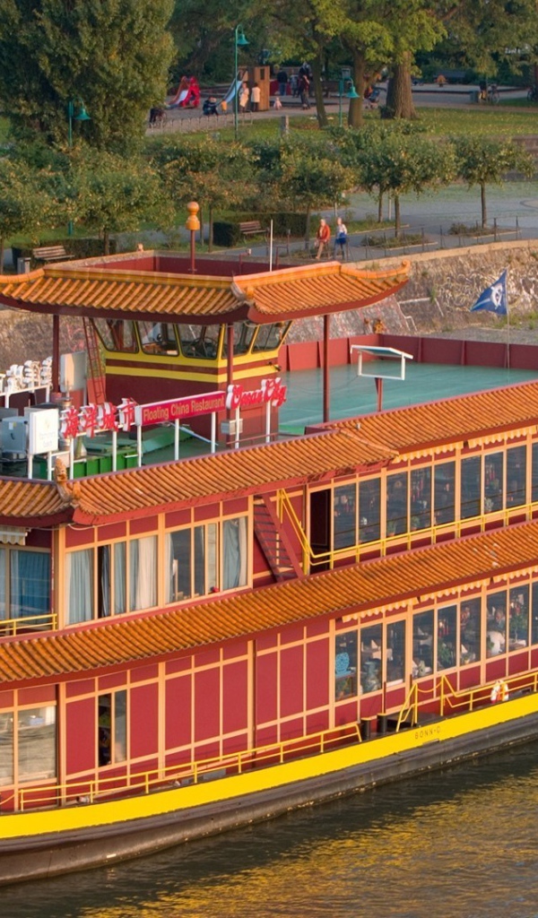 Прогулочный корабль в Китае