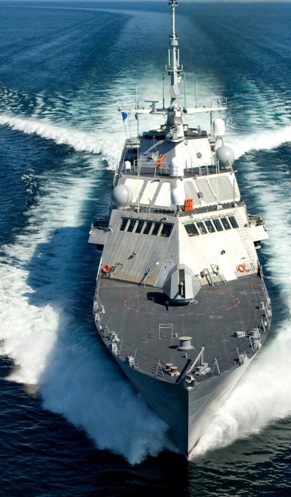 Быстрый военный линкор