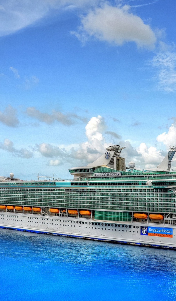 Королевский круизный лайнер на Карибах