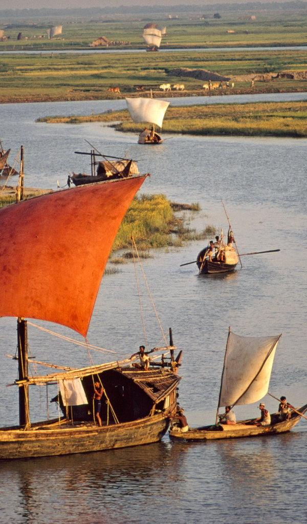 Парусные лодки рыбаков