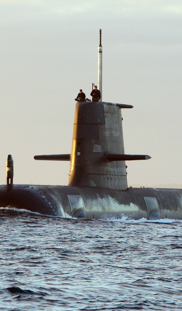 Подводная лодка всплыла из глубины