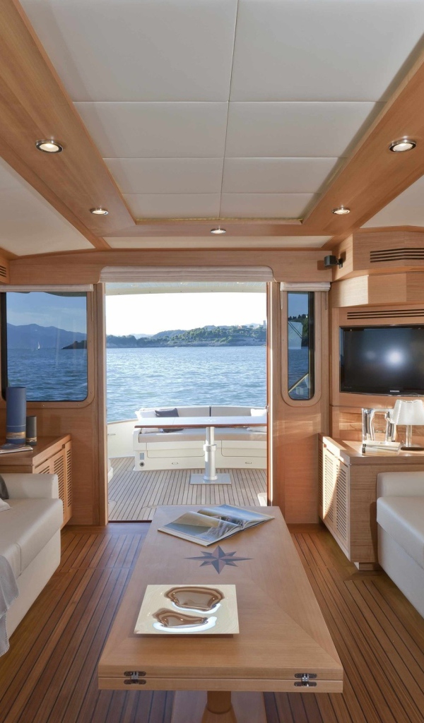 Интерьер роскошной яхты