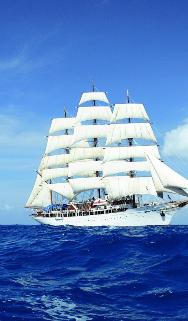 Трехмачтовый парусный корабль