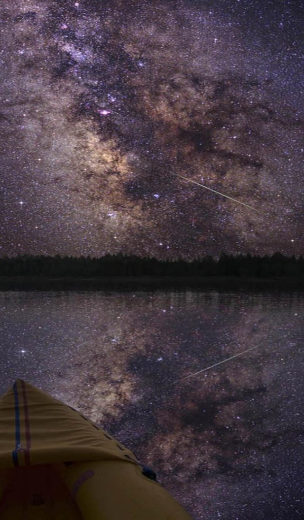 Лодочник сфотографировал звездное небо