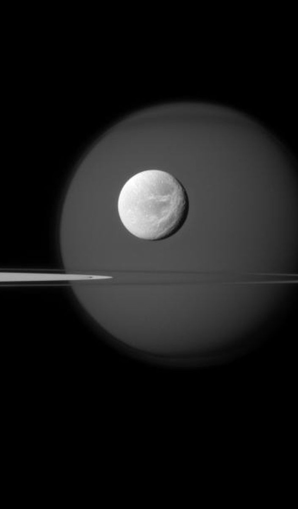 Спутники Сатурна Титан и Пандора