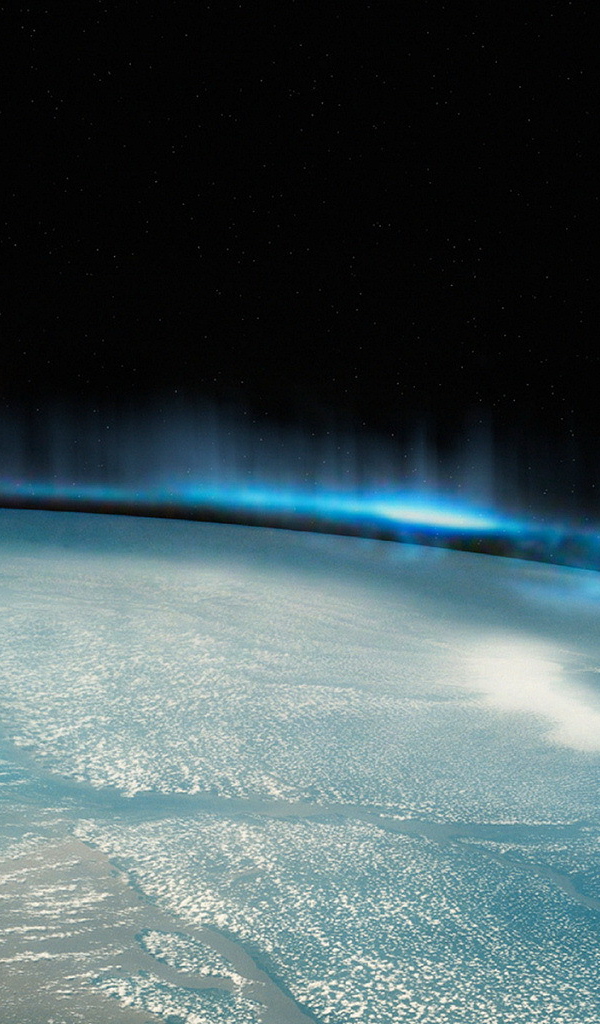 Вид на северное сияние из космоса