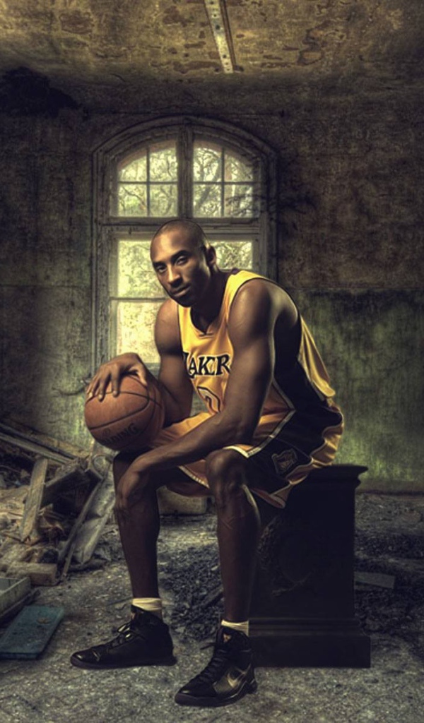 Баскетболист в заброшенном доме