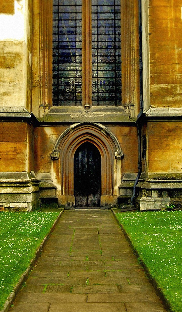 Внутренний дворик старинного монастыря