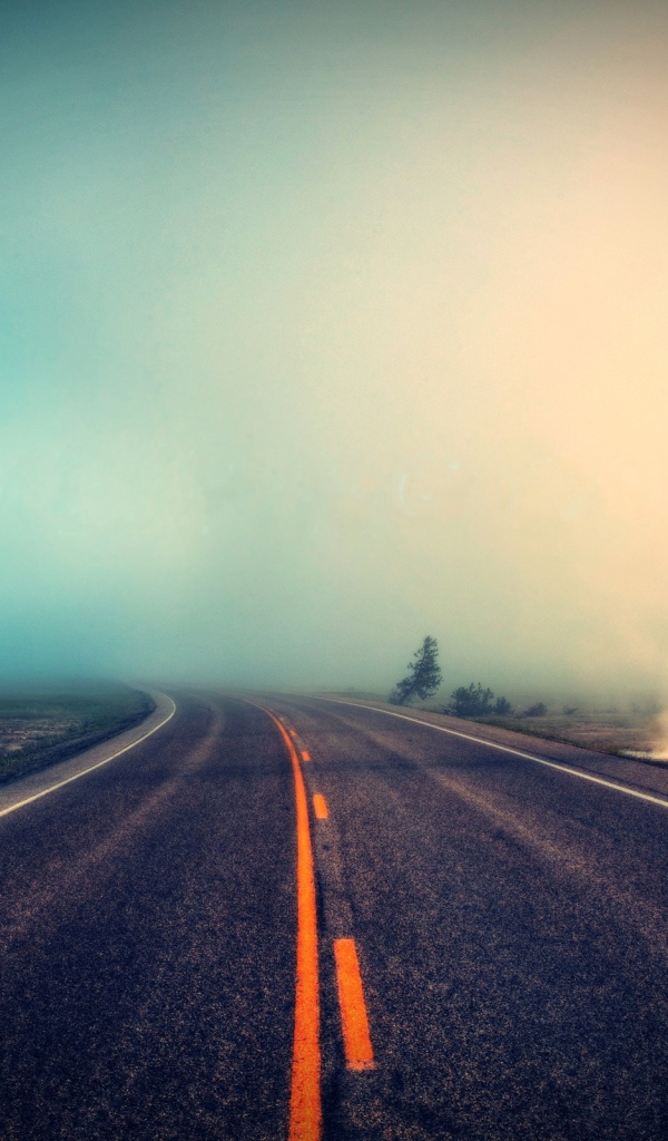 Автострада уходит в туман