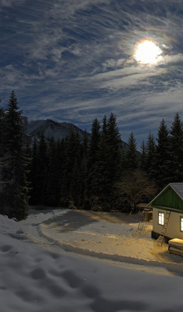 Домик для туристов в горах