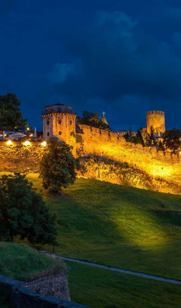 Ночной замок в Белграде, Сербия
