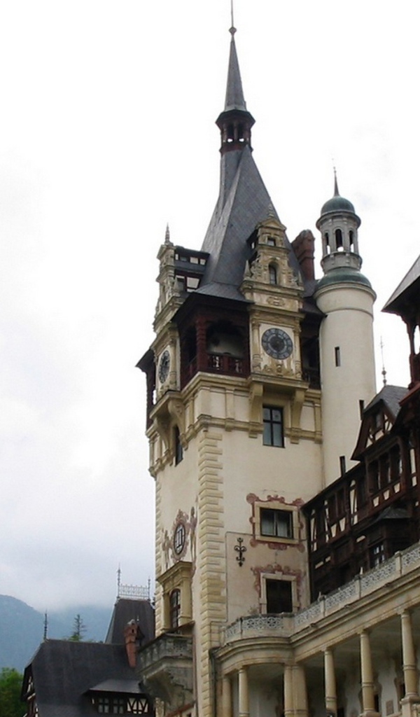 Замок Пелес в Румынии